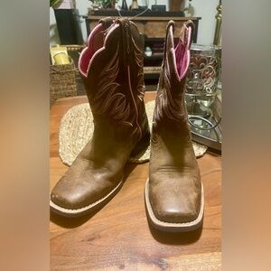 Ariat Girls Brown Boots with Pink Interior size 2
